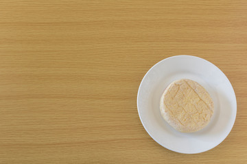 お皿の上のイングリッシュマフィン