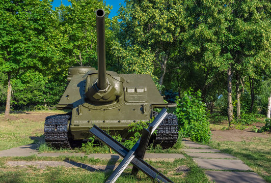 self-propelled artillery mount SU-100 used in the battles of the Second World War by the Soviet army