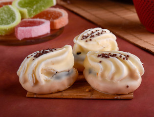 cookies with cream and jelly