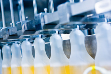 The cleaning products bottling process