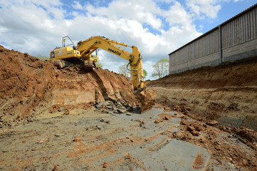 Construction d'une fosse à lisier à géomembrane destinée à recueillir les effluents d'élevage...