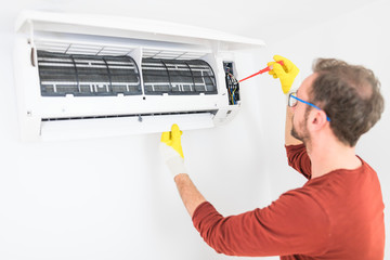 Aircondition service and maintenance, fixing AC unit and cleaning the filters.