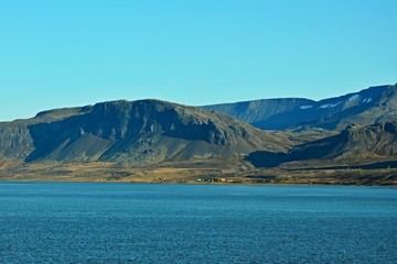 Obraz premium Iceland-outlook of bay from town Borgarnes