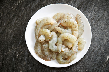 Shelled raw shrimp 