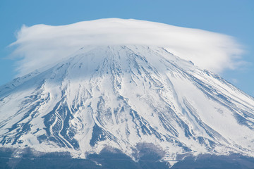 笠雲の富士山　朝霧高原より