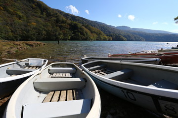 Naklejka premium ボート、湖