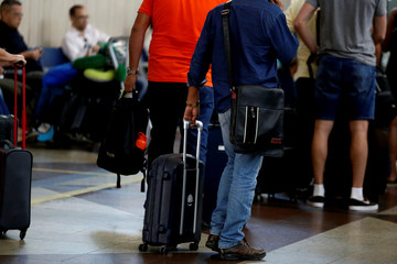 passenger line at salvador airport