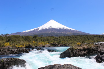 Fototapeta premium Volcán llorando