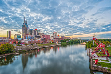 Obraz premium Cloudy Nashville Skyline