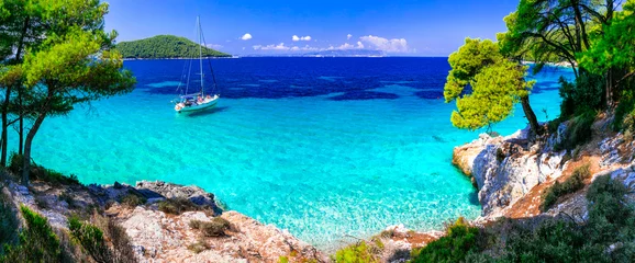 Outdoor-Kissen Die besten Strände der Insel Skopelos - Kastani mit kristallklarem türkisfarbenem Meer. Griechenland, nördliche Sporaden © Freesurf