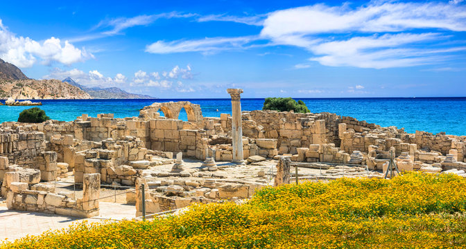 Kourion 8k panorama of ancient Greek ruins and turquoise sea in Cyprus. Scenic Limassol archaeological site with antique columns and Mediterranean coast view. Historic landmark for travel design