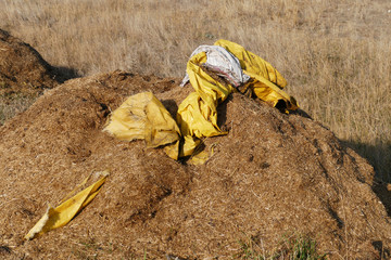 rotten straw and wastes, environmental pollution,