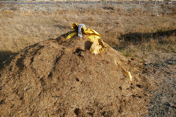 rotten straw and wastes, environmental pollution,