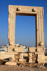 Fototapeta premium Naxos Town, Naxos / Greece - August 25, 2014: Gate of the temple of Apollo, Portara, Naxos Town, Naxos, Cyclades Islands, Greece