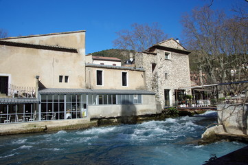 Fototapeta na wymiar Fontaine-de-Vaucluse