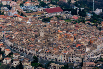 Fototapeta na wymiar A close-up panoramic aerial view of the old medieval French town Vence (Provence / Riviera / Côte d'Azur)
