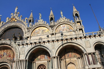 Fototapeta na wymiar Basilica of San Marco in Venice Italy