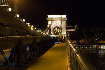 Obraz premium View of the evening old city of Budapest at sunset