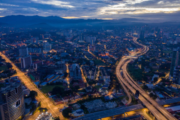 Obraz premium Aerial view of Kuala Lumpur city at dawn, Malaysia
