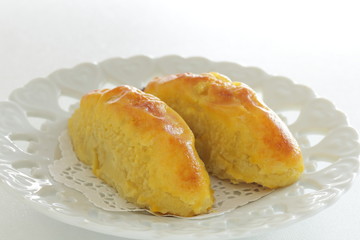 Japanese confectionery, baked sweet potato cake