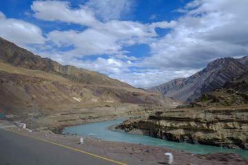 インドのラダック地方から陸の孤島と言われるザンスカールまでバイクでツーリングした時の風景　ラマユル
