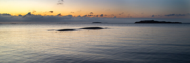 Obraz premium Sunset on the Gulf of Finland. Seascape in the Baltic sea.