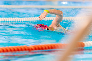 swimmer performing crawl stroke