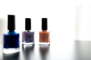 manicure, salon piękności, lakiery do paznokci 