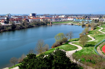 Fototapeta premium Blick auf den Freiburger Seepark im Frühling