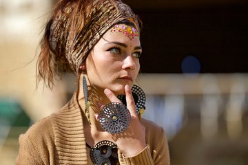 Portrait femme bijoux