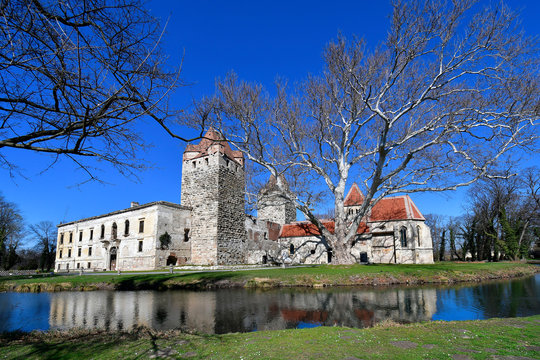Austria, Pottendorf