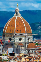 Fototapeta premium The huge dome of the Cathedral of Saint Mary del Fiore in Florence