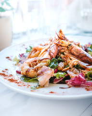 Salat mit Meeresfrüchten, griechische Taverne