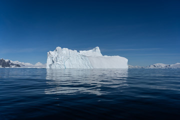 Ice berg in Antarctica © David Katz
