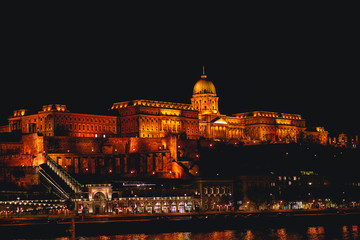 Fototapeta na wymiar night view of budapest, Castle of Buda