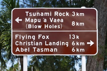 Fototapeta premium Kingdom of Tonga – Roadsign at Tongatapu