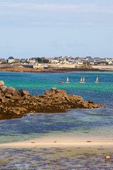 Paysage de bord de mer en France sur la côte Bretonne.