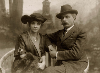 FOTO ANTICA CON COPPIA ELEGANTE