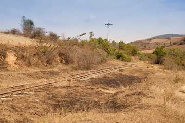 Vecchia ferrovia abbandonata - 331967637