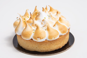 Lime meringue cake