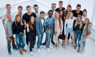 Obraz premium group of diverse young people looking at the camera
