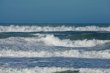 Vagues déferlantes océan atlantique