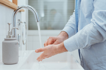 Hände waschen als Prävention gegen einen Virus. Hygiene als Schutz vor dem Corona Virus