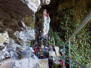 Est&aacute;tua Santa