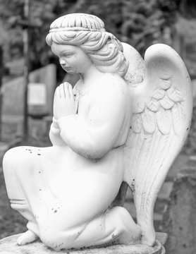 Little angel prays for intercession
