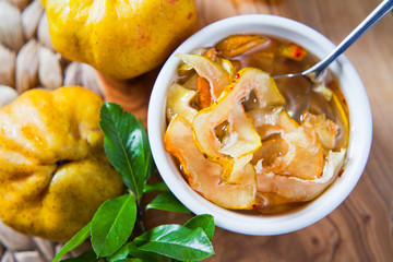 Quince Raw Syrup - rich in vitamin C, homemade natural medicine.