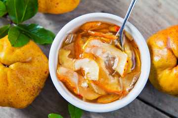 Quince Raw Syrup - rich in vitamin C, homemade natural medicine.