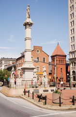 Fototapeta na wymiar Statue in town center of Lancaster, Pennsylvania