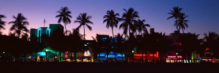 Tableaux sur verre Descente vers la plage ÒSOBEÓ plage sud la nuit, Miami Beach, Floride