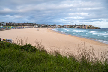 Covid 19,  Bondi Beach closed after crowds ignore virus warnings, Bondi Beach Australia